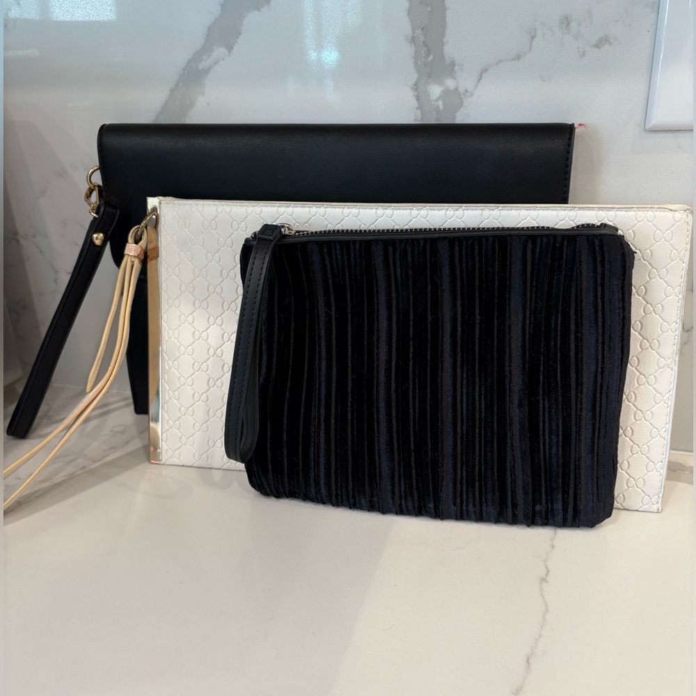 ✨ Chic Cosmetic Bundle – 3 Elegant Styles ✨